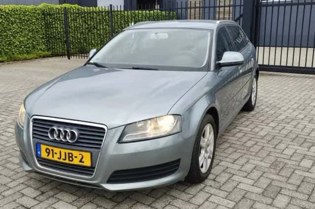 Audi A3 (2009) thumbnail 2