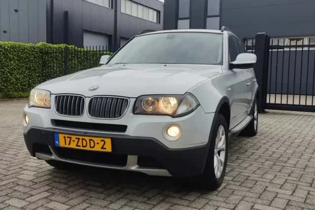 BMW X3 (2010) thumbnail 1