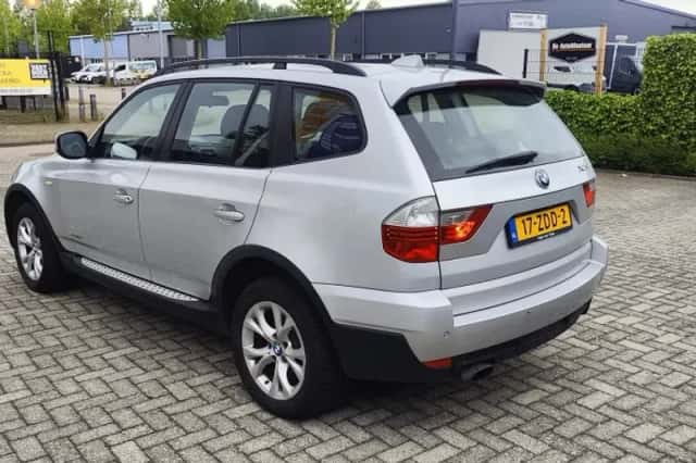 BMW X3 (2010) thumbnail 4