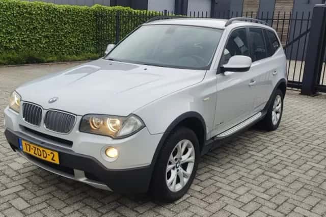 BMW X3 (2010) thumbnail 6