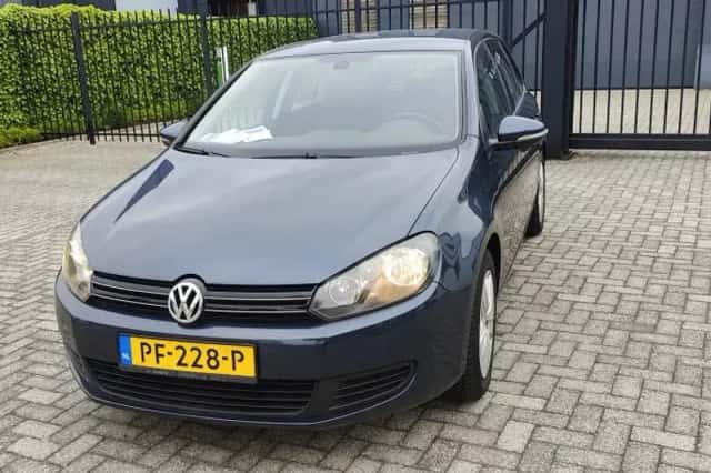 Volkswagen Golf (2009) thumbnail 2