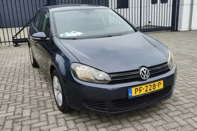 Volkswagen Golf (2009) thumbnail 3