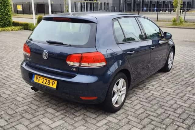 Volkswagen Golf (2009) thumbnail 5