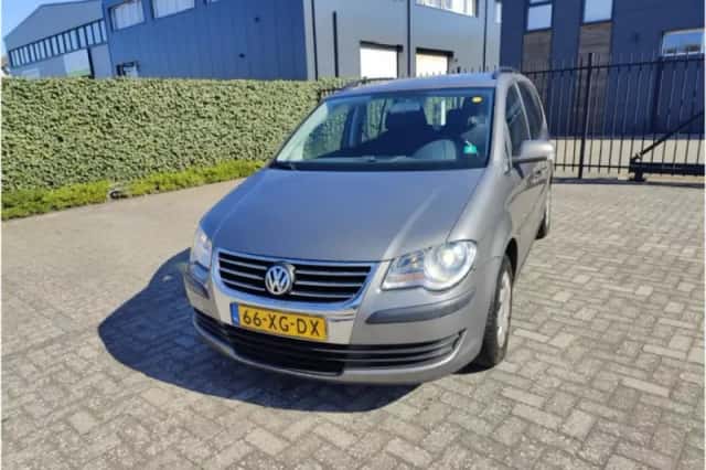 Volkswagen Touran (2007) thumbnail 1