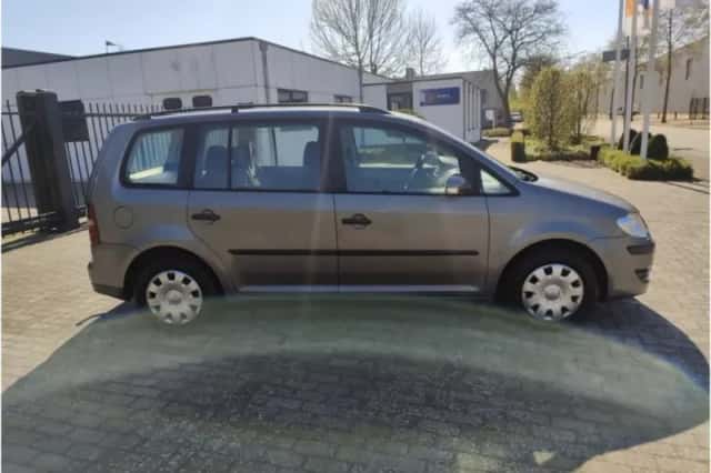Volkswagen Touran (2007) thumbnail 3