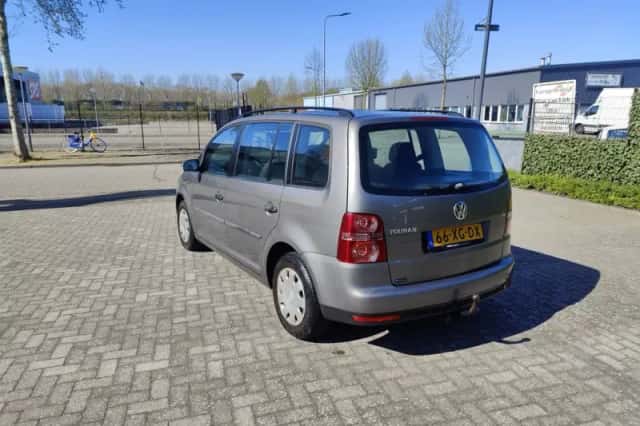 Volkswagen Touran (2007) thumbnail 4