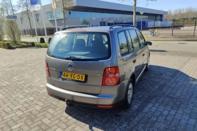 Volkswagen Touran (2007) thumbnail 5