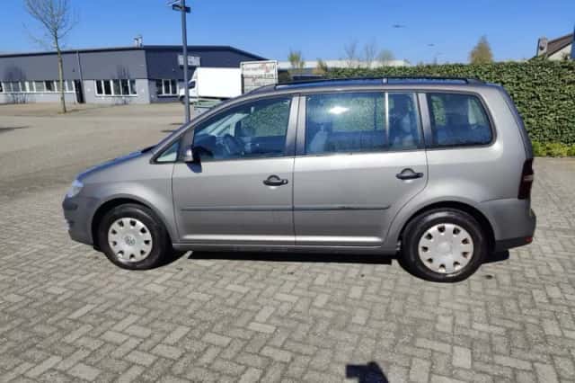 Volkswagen Touran (2007) thumbnail 6