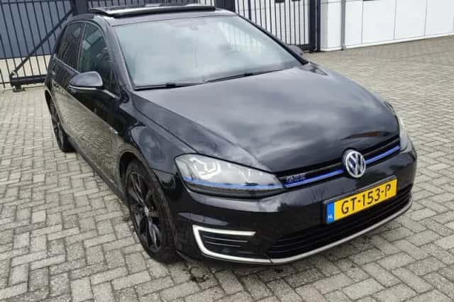 Volkswagen Golf (2015) thumbnail 3