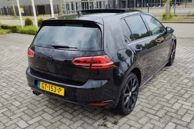 Volkswagen Golf (2015) thumbnail 6