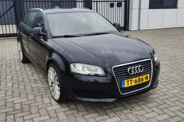 Audi A3 (2010) thumbnail 3