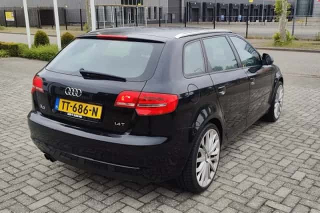 Audi A3 (2010) thumbnail 5