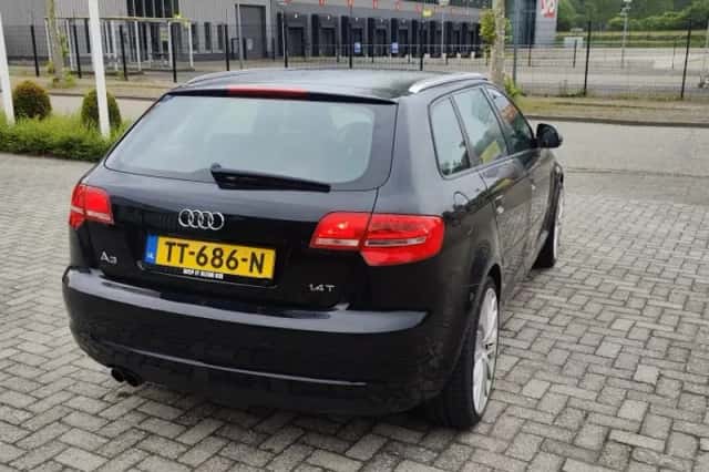 Audi A3 (2010) thumbnail 6