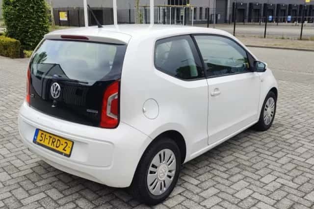 Volkswagen Up! (2012) thumbnail 4