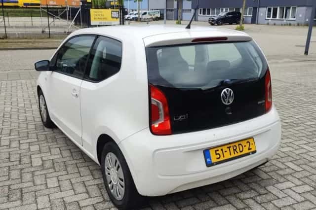 Volkswagen Up! (2012) thumbnail 6