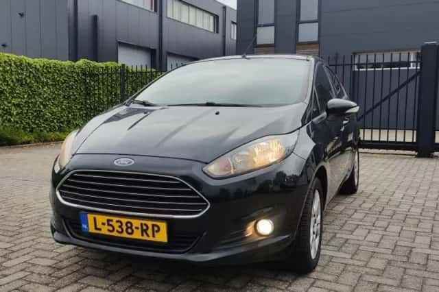 Ford Fiesta (2013) thumbnail 1