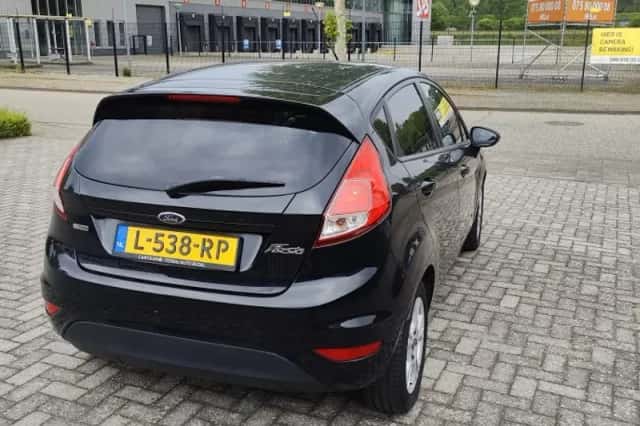 Ford Fiesta (2013) thumbnail 6