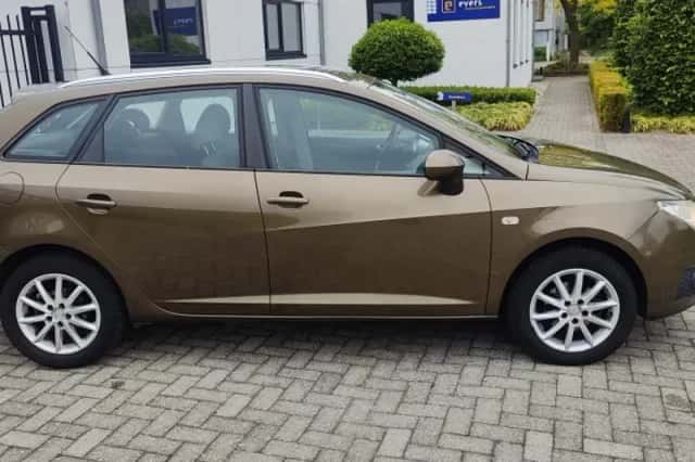 SEAT Ibiza (2011) thumbnail 5