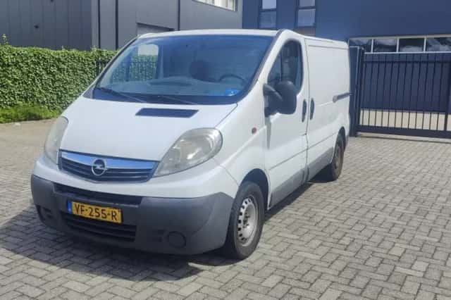 Opel Vivaro (2013) thumbnail 2