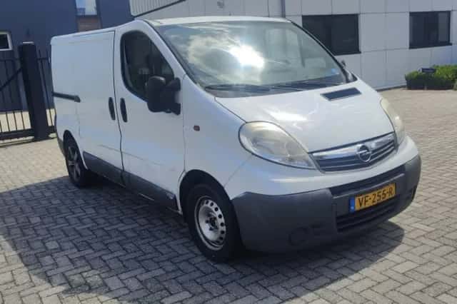 Opel Vivaro (2013) thumbnail 3