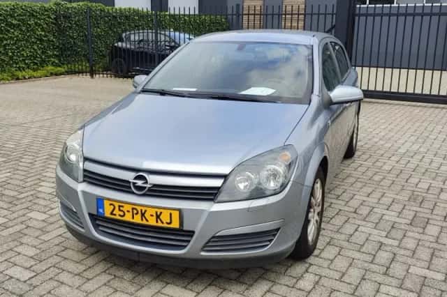 Opel Astra (2004) thumbnail 2
