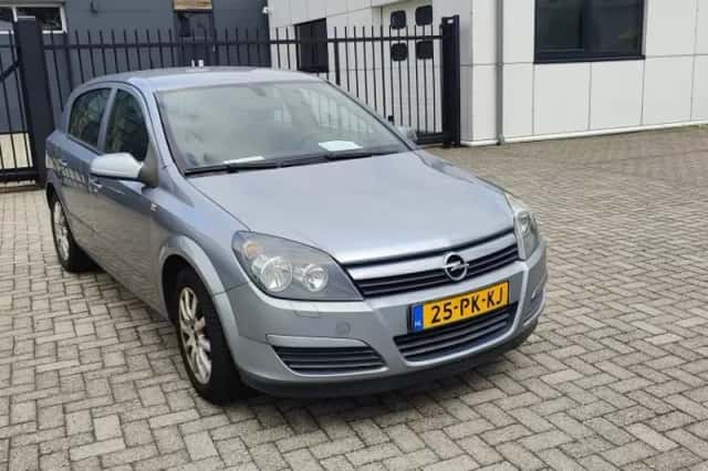 Opel Astra (2004) thumbnail 3