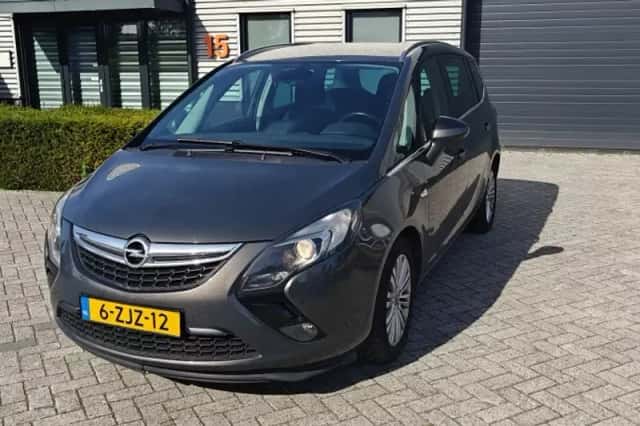 Opel Zafira (2015) thumbnail 2