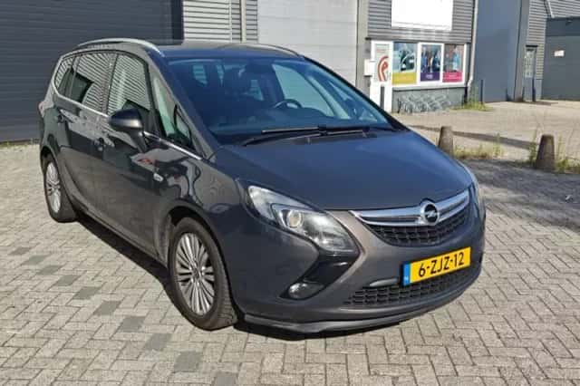 Opel Zafira (2015) thumbnail 3
