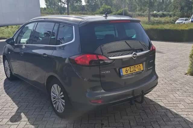 Opel Zafira (2015) thumbnail 5