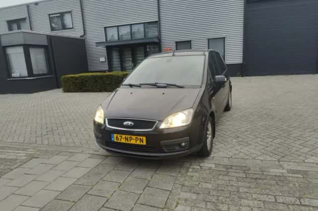 Ford Focus (2004) thumbnail 1