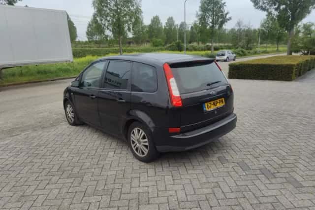 Ford Focus (2004) thumbnail 5