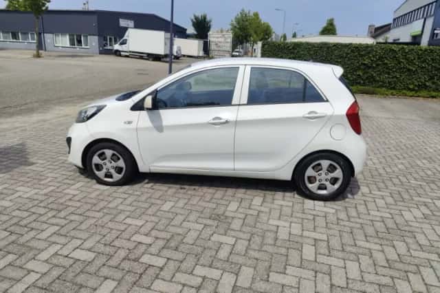 Kia Picanto (2013) thumbnail 5
