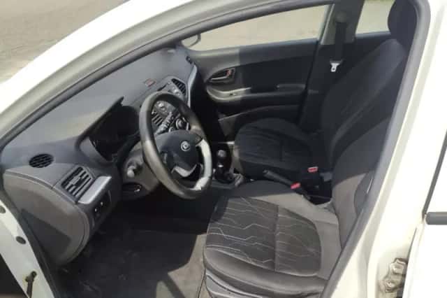 Kia Picanto (2013) thumbnail 6