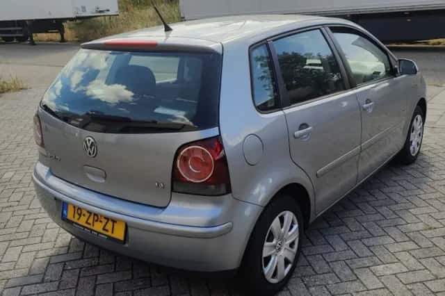 Volkswagen Polo (2008) thumbnail 5