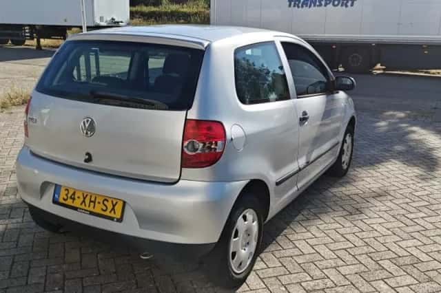 Volkswagen Fox (2007) thumbnail 4