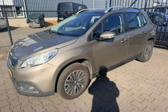 Peugeot 2008 (2014) thumbnail 2