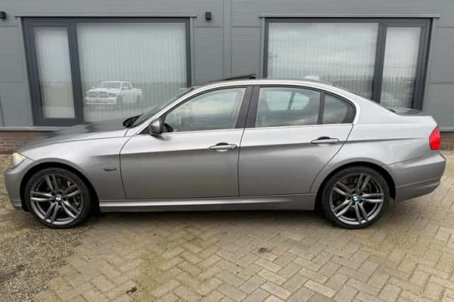 BMW 3-Serie (2011) thumbnail 4