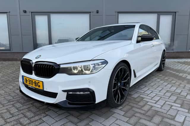 BMW 5-Serie (2017) thumbnail 1