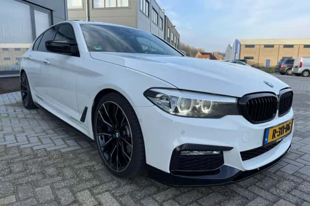 BMW 5-Serie (2017) thumbnail 2