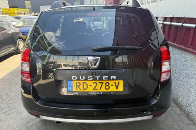 Dacia Duster (2017) thumbnail 4