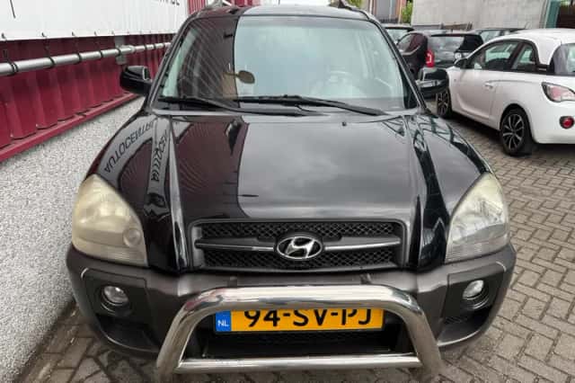 Hyundai Tucson (2006) thumbnail 2