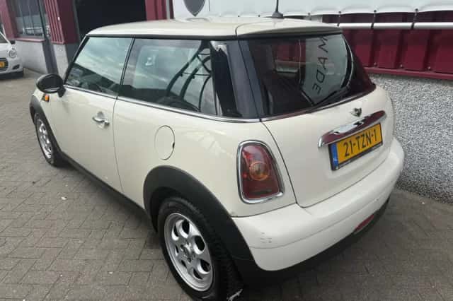 MINI One (2008) thumbnail 5