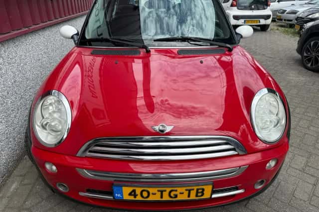 MINI Cooper (2006) thumbnail 2