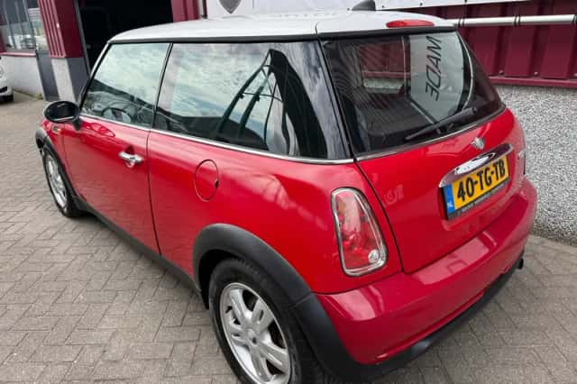 MINI Cooper (2006) thumbnail 5