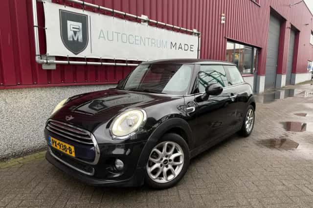 MINI Cooper (2017) thumbnail 1