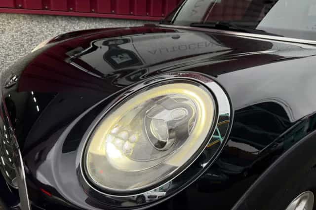 MINI Cooper (2017) thumbnail 3