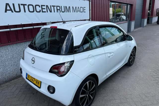 Opel Adam (2014) thumbnail 2