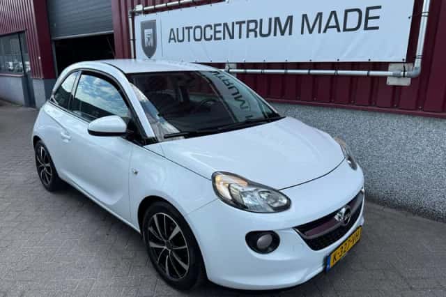 Opel Adam (2014) thumbnail 3