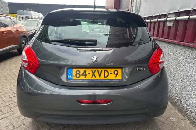Peugeot 208 (2012) thumbnail 3
