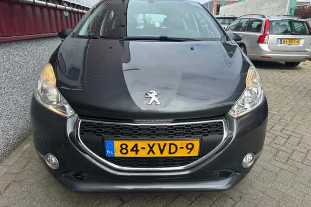 Peugeot 208 (2012) thumbnail 4